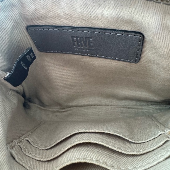 Frye MELISSA WRISTLET Distressed Gray Leather Wristlet with Tassel - Picture 4 of 5